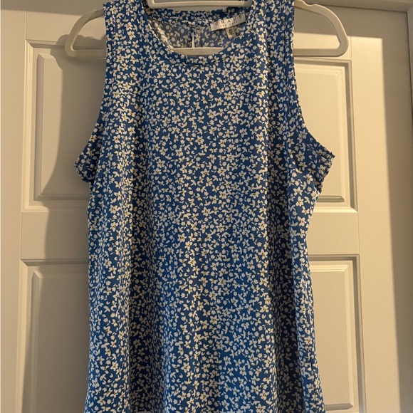 Chaus Tops - CHAUS NY Blue and White Floral Women's Top